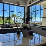 Sthedonist Luxury Pool Sea And Rock Apartment *