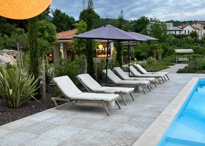 Sthedonist Luxury Pool Sea And Rock *