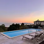 Lejlighed Sthedonist Luxury Pool Sea And Rock *