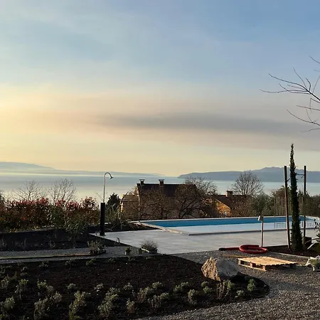 Sthedonist Luxury Pool Sea And Rock