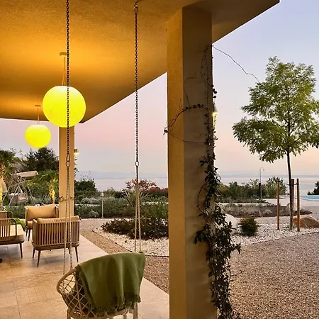 Sthedonist Luxury Pool Sea And Rock
