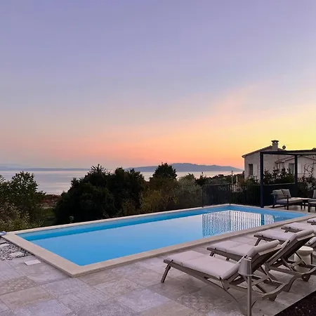Lägenhet Sthedonist Luxury Pool Sea And Rock *