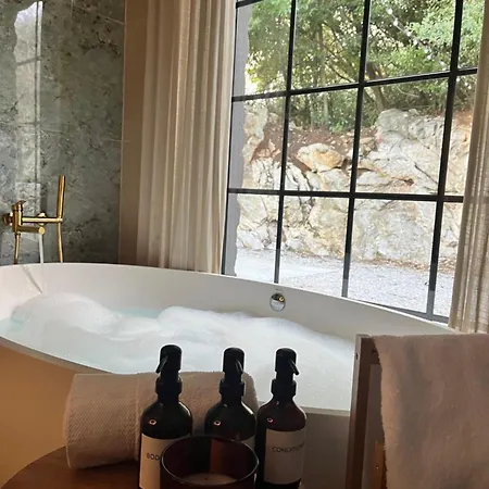 Lägenhet Sthedonist Luxury Pool Sea And Rock *