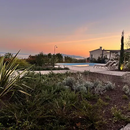 Sthedonist Luxury Pool Sea And Rock * Poljane