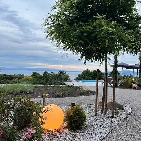 Sthedonist Luxury Pool Sea And Rock Apartamento Poljane