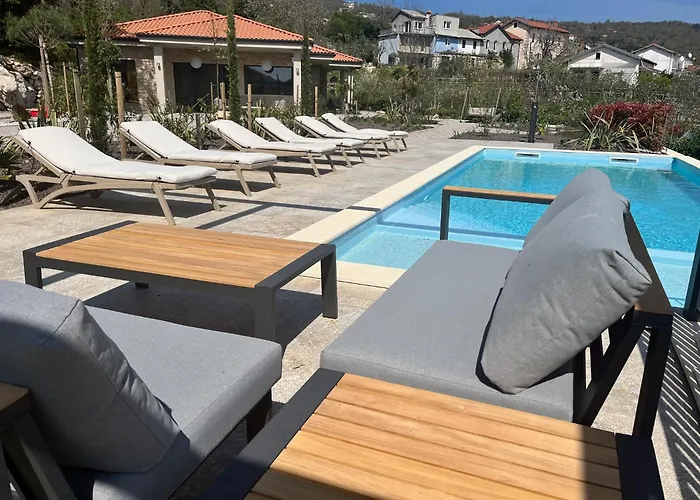 Sthedonist Luxury Pool Sea And Rock * Poljane