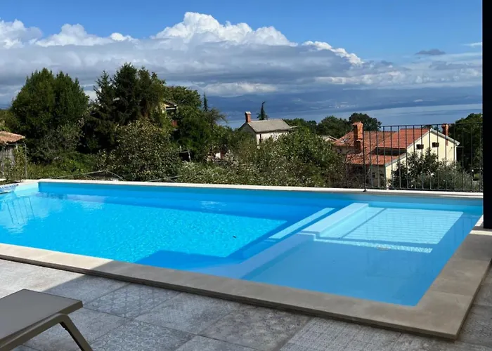 Sthedonist Luxury Pool Sea And Rock * Poljane