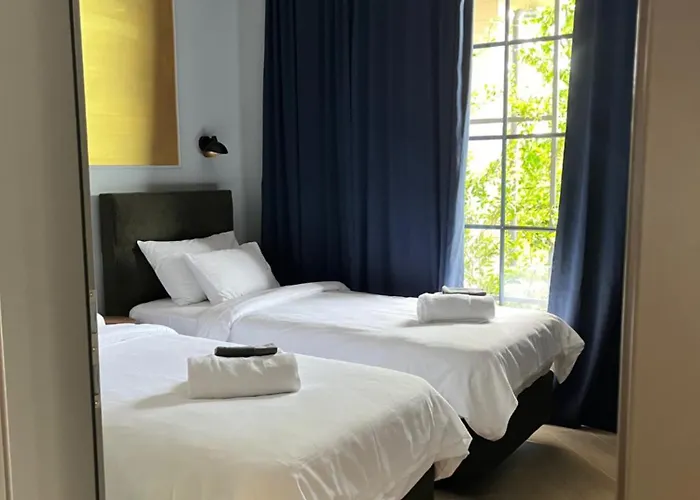 Sthedonist Luxury Pool Sea And Rock * Poljane