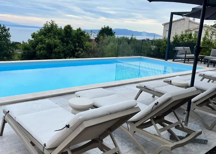 Sthedonist Luxury Pool Sea And Rock