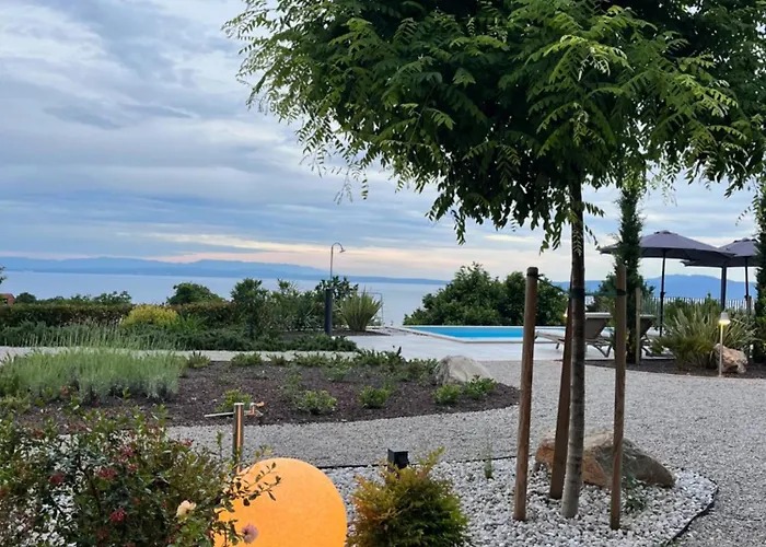 Sthedonist Luxury Pool Sea And Rock Apartament Poljane